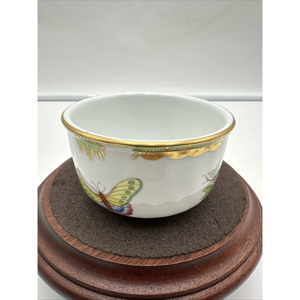 Herend Covered Sugar Bowl  Queen Victoria Butterfly Floral Gold Rim VBO 556